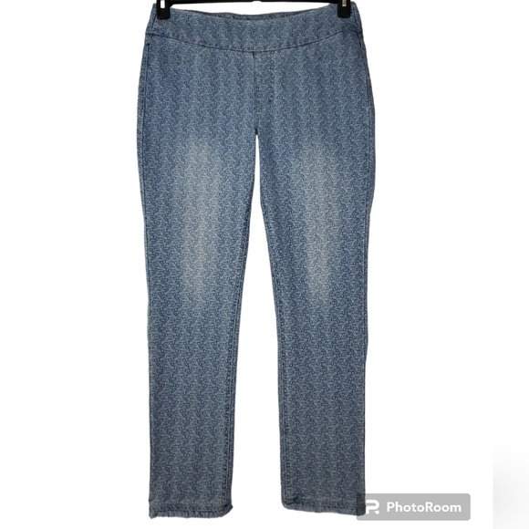 Soft Surroundings~Woman Size M~Blue Print Pull-On Cropped Pants Stretch. - Picture 4 of 12